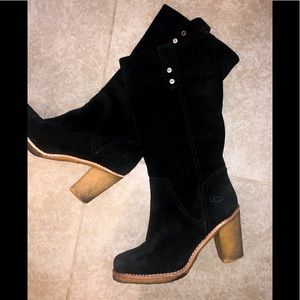 UGG fold over heel boots size 9.5